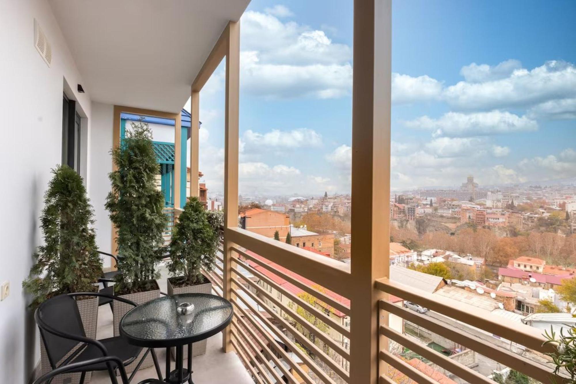 Brooch Boutique Hotel Tbilisi Exterior photo