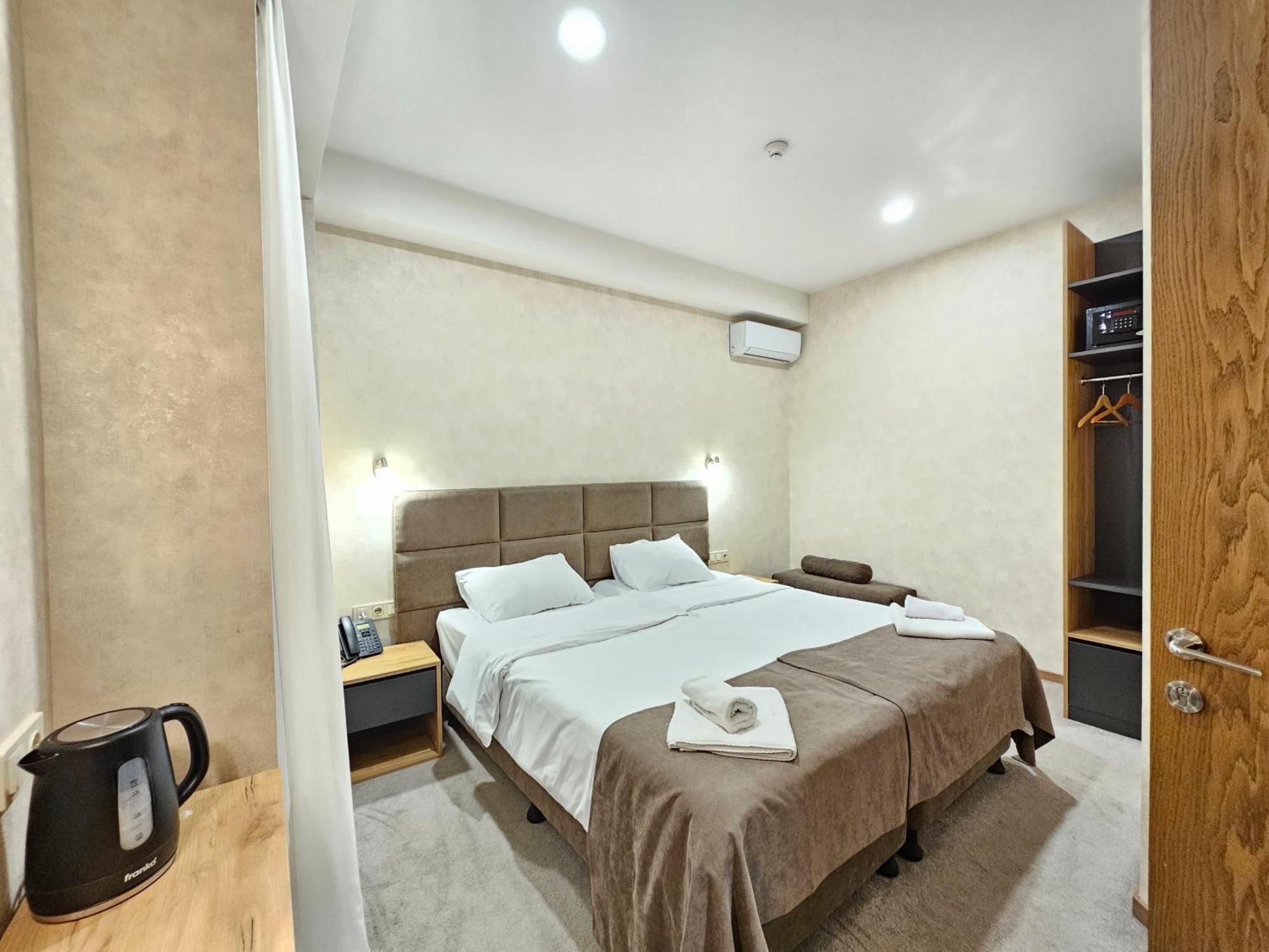 Brooch Boutique Hotel Tbilisi Exterior photo